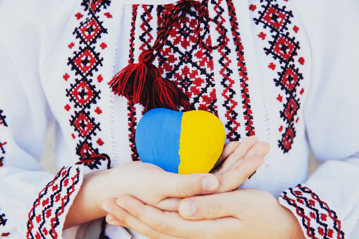 Всесвітній день вишиванки:: вірші для дорослих та дітей українською мовою