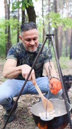 &ldquo;ЗСУ едішн&rdquo; версія рецепту приготування польової козацької страви куліша від Ектора Хіменеса-Браво