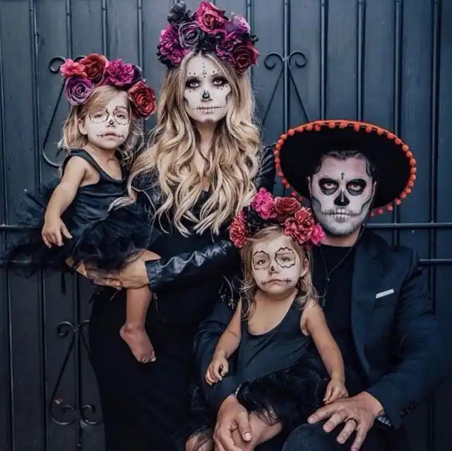 Ідеї кращих костюмів на Хелловін 2025 року у стилі Family Look (ФОТО) – Modista - Жіночий журнал Модні тренди - Ідеї кращих костюмів на Хелловін 2023 року у стилі Family Look (ФОТО)
