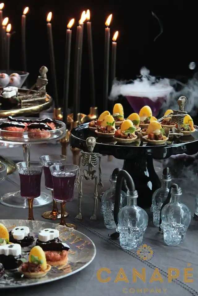 Stylish and Trendy Halloween 2025 Table Setting Ideas – Modista Women's Magazine Розвиток - Стильні та модні ідеї сервірування святкового столу на Хелловін 2023