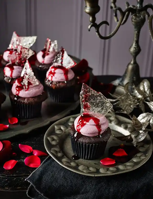 Stylish and Trendy Halloween 2025 Table Setting Ideas – Modista Women's Magazine Розвиток - Стильні та модні ідеї сервірування святкового столу на Хелловін 2023
