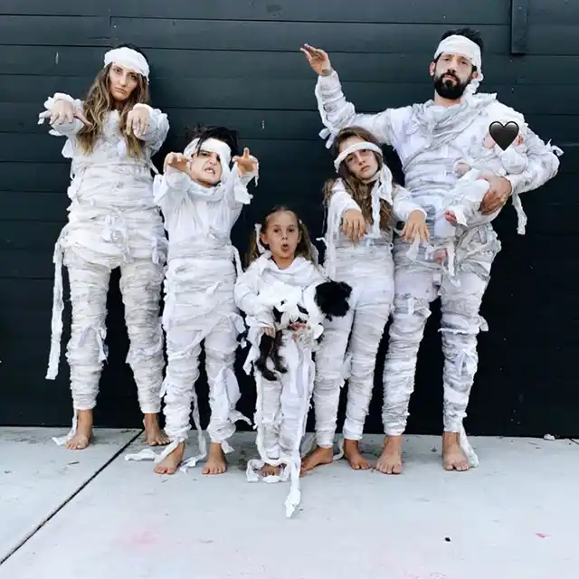 Ідеї кращих костюмів на Хелловін 2025 року у стилі Family Look (ФОТО) – Modista - Жіночий журнал Модні тренди - Ідеї кращих костюмів на Хелловін 2023 року у стилі Family Look (ФОТО)