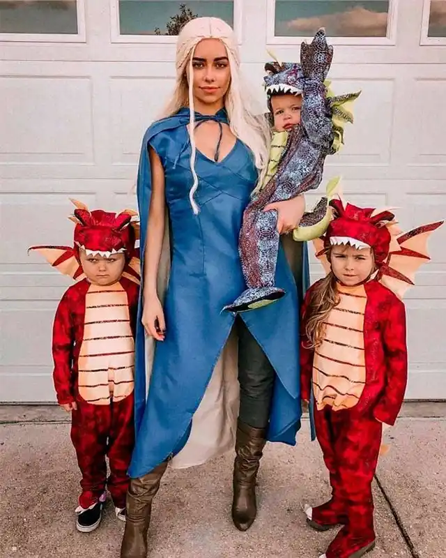 Ідеї кращих костюмів на Хелловін 2025 року у стилі Family Look (ФОТО) – Modista - Жіночий журнал Модні тренди - Ідеї кращих костюмів на Хелловін 2023 року у стилі Family Look (ФОТО)