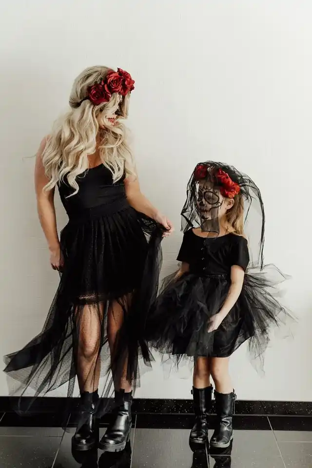 Ідеї кращих костюмів на Хелловін 2025 року у стилі Family Look (ФОТО) – Modista - Жіночий журнал Модні тренди - Ідеї кращих костюмів на Хелловін 2023 року у стилі Family Look (ФОТО)