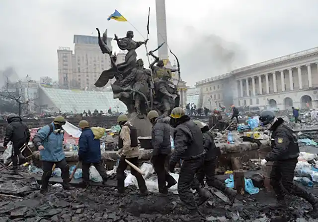 Свята - День Героїв Небесної Сотні 2024 - Україна сьогодні вшановує 10-у роковину трагедії