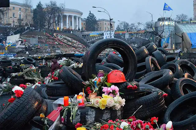Свята - День Героїв Небесної Сотні 2024 - Україна сьогодні вшановує 10-у роковину трагедії