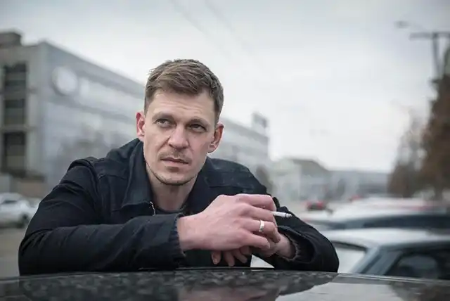 Досьє знаменитостей - Хто такий Андрій Ісаєнко - досьє, біографія, цікаві факти з життя зірки фільму "Кіборги" (ФОТО)