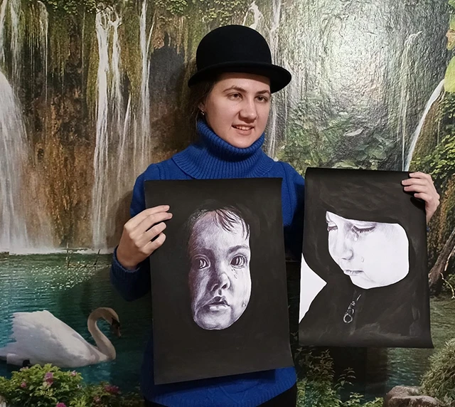 Без категорії - Художниця з Херсона Качаленко Тамара (Vita Black) намалювала емоції людей у перервах між обстрілами (ФОТО)