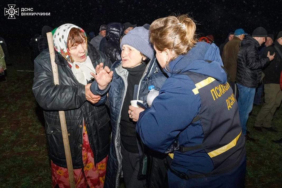 Є загиблі внаслідок удару дронів по цивільній інфраструктурі на Вінниччині (ФОТО) Війна - Є загиблі внаслідок удару дронів по цивільній інфраструктурі на Вінниччині (ФОТО)