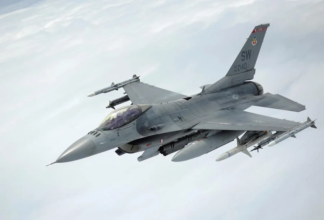 Війна - Згідно з даними NYT, Україна може отримати F-16 вже у липні, але лише обмежену кількість