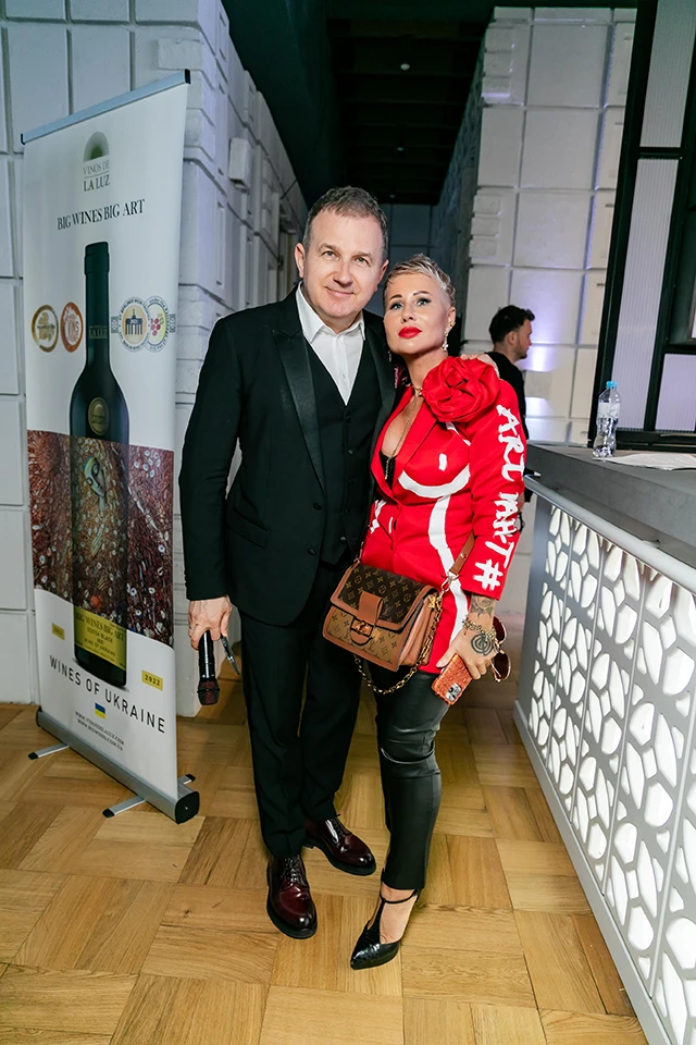 Без категорії - Горбунов, TAYANNA, KAMALIYA, KROPIVA зібрали 500 тисяч гривень на допомогу бійцям ЗСУ