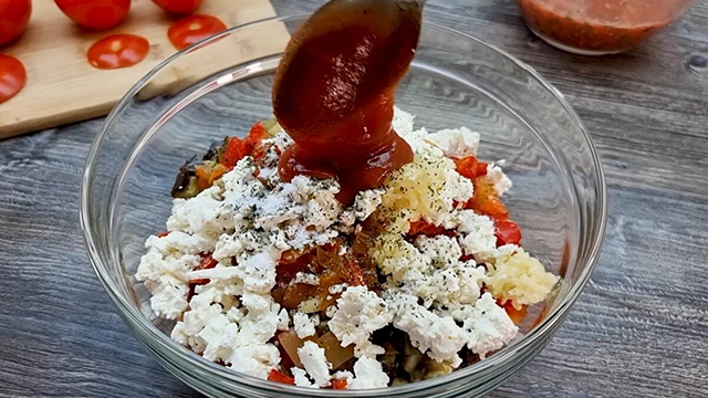 Без категорії - Помідори, фаршировані овочами та італійським ароматом - просте та смачне блюдо