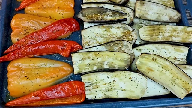 Без категорії - Помідори, фаршировані овочами та італійським ароматом - просте та смачне блюдо