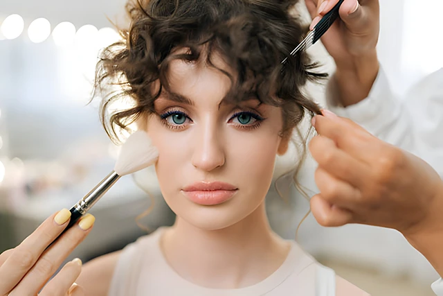 Макіяж, який не підведе: секрети стійкого мейкапу влітку ☀️💄 – Modista - Жіночий журнал Без категорії - Макіяж, який не підведе: секрети стійкого мейкапу влітку ☀️💄