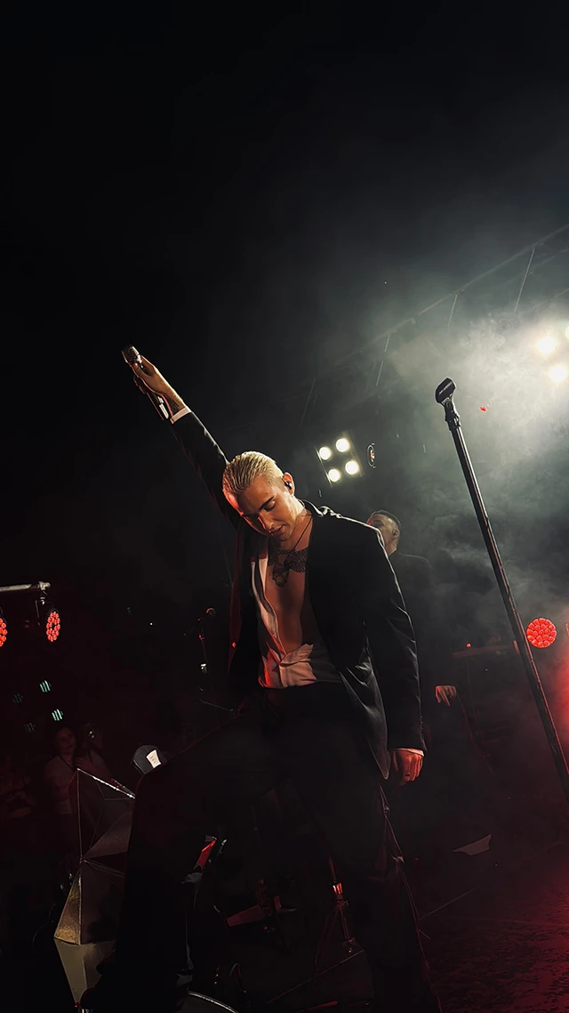 Без категорії - Melovin під час сольного концерту в Дніпрі послав жінку н***й