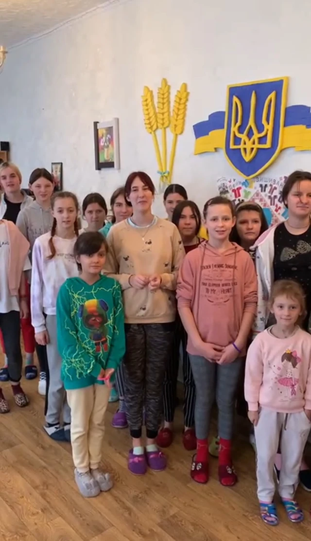 Без категорії - Наталія Могилевська подарує подарунки дітям до дня Святого Миколая