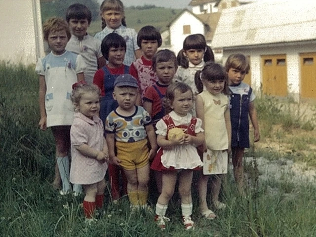 Без категорії - Далека від королеви класу: як виглядала в шкільні роки Меланія Трамп