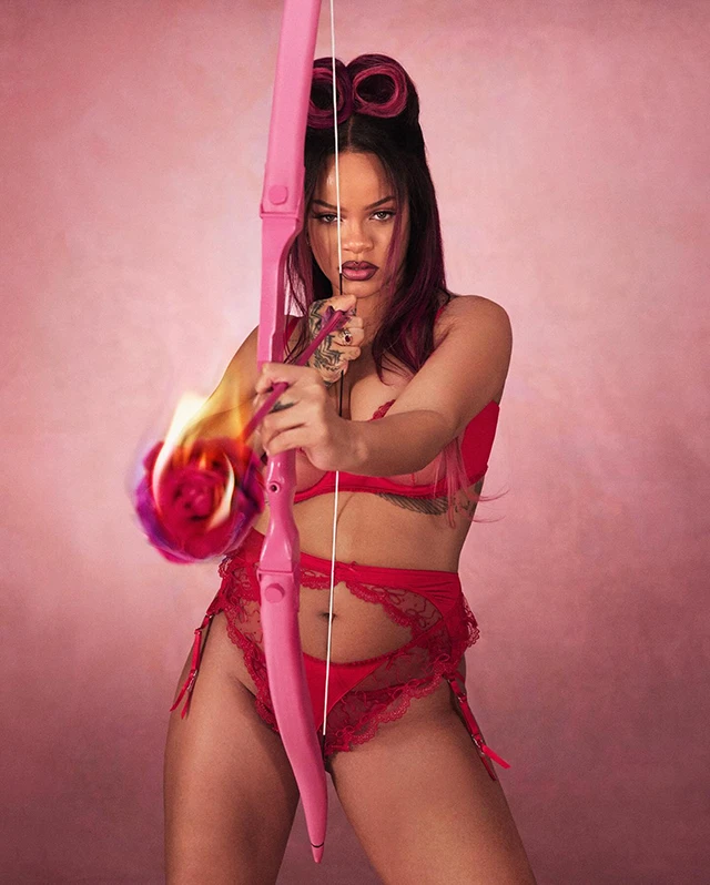 Ріанна запалює пристрасть у новій колекції Savage X Fenty (фото, відео) – Modista - Жіночий журнал Без категорії - Ріанна запалює пристрасть у новій колекції Savage X Fenty (фото, відео)