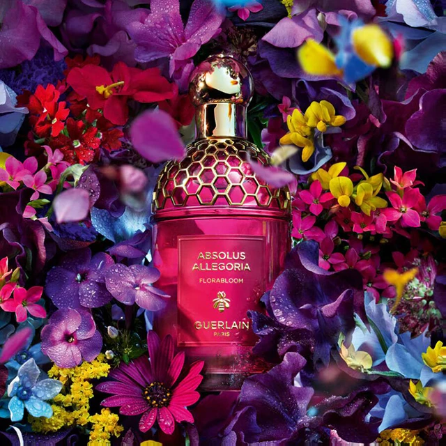 Магія, тропіки та мільйон квітів: Guerlain випустив Florabloom Absolu, і це справжня насолода – Modista - Жіночий журнал Без категорії - Магія, тропіки та мільйон квітів: Guerlain випустив Florabloom Absolu, і це справжня насолода