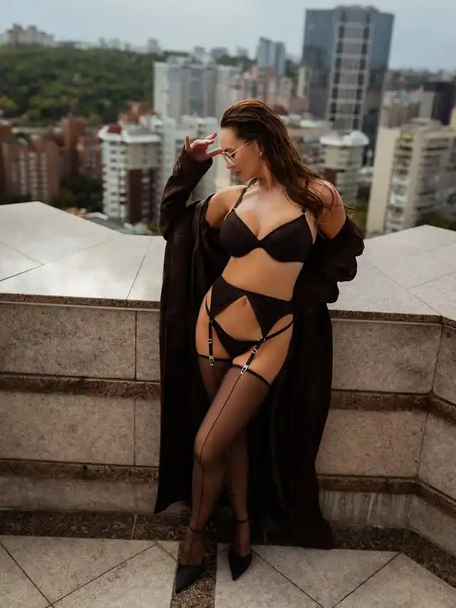 Анна Саліванчук вразила шанувальників пікантними фотографіями у відвертому образі – Modista - Жіночий журнал Зірки. Анна Саліванчук вразила шанувальників пікантними фотографіями у відвертому образі – Modista - Жіночий журнал