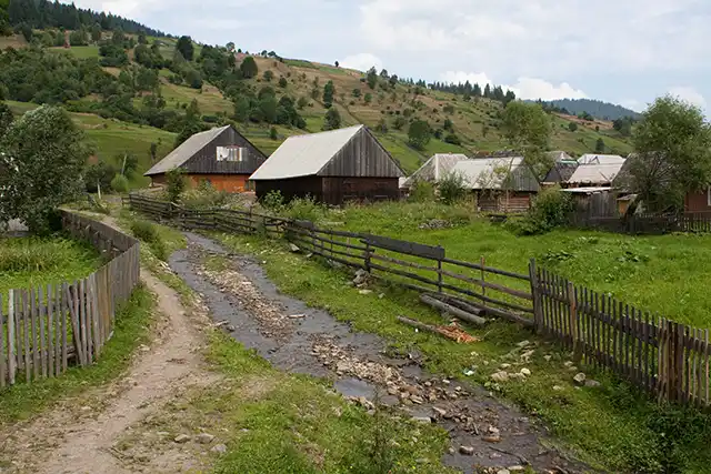 Дві перлини Карпат, які скорили світ: чому Колочава та Синевирська Поляна визнані найкращими туристичними селами – Modista - Жіночий журнал Відпочинок та подорожі. Дві перлини Карпат, які скорили світ: чому Колочава та Синевирська Поляна визнані найкращими туристичними селами – Modista - Жіночий журнал