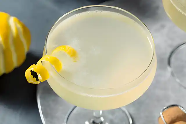 French Elegance in a Glass: My French 75 Cocktail Recipe Modista - Жіночий журнал Modista - Жіночий журнал - Французька Елегантність У Келиху: Мій Рецепт Коктейлю "Френч 75"