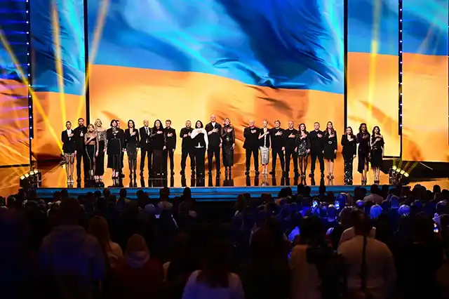 Скандал Не Злякав Глядачів: Хто З Зірок Наважився Вийти На Сцену Modista - Жіночий журнал - Скандал Не Злякав Глядачів: Хто З Зірок Наважився Вийти На Сцену "Кварталу 95" Після Гучного Міндічгейту