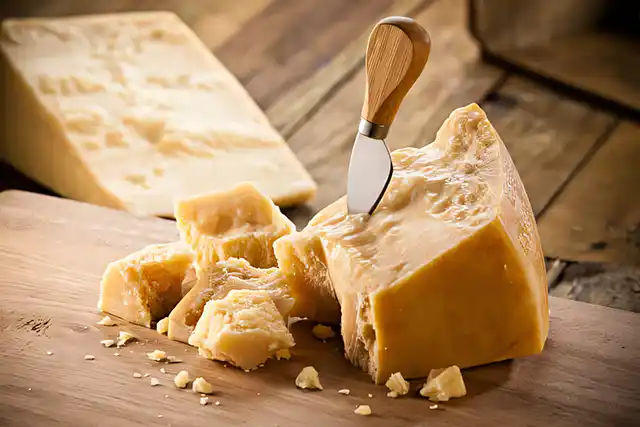 5 Healthiest Types of Cheese to Eat, According to Dietitians Modista - Жіночий журнал Photo created by AI for MODISTA - Parmesan cheese nutrition