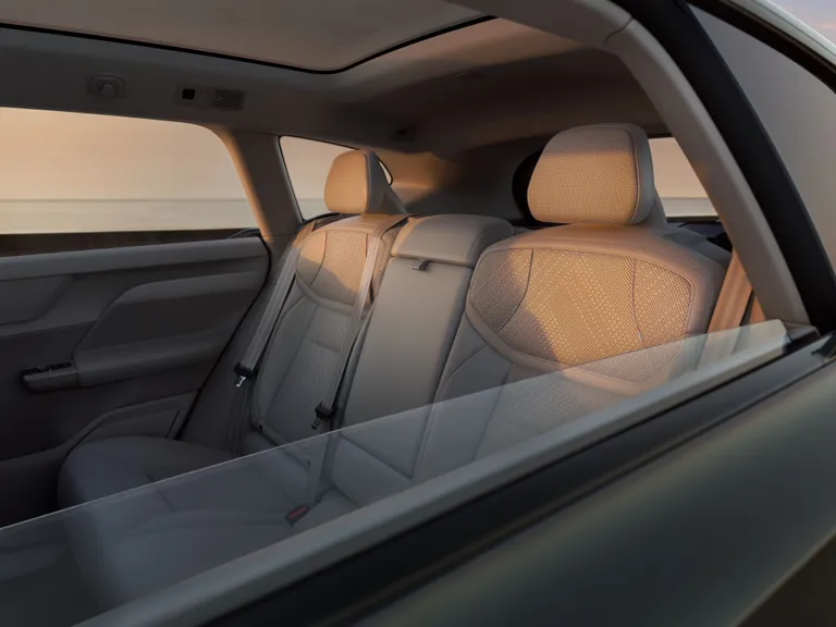 Modista - Жіночий журнал Без категорії - Volvo EX60 Стане Справжнім Проривом У Світі Електрокарів — Чому Ця Модель Змусить Вас Забути Про Двигуни Внутрішнього Згоряння