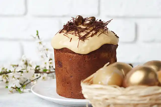Forget the colored sprinkles: 7 fresh Paska decoration trends that'll be at the peak of popularity in 2026 Modista - Жіночий журнал Modista - Women's magazine - Chocolate decor for Easter baking