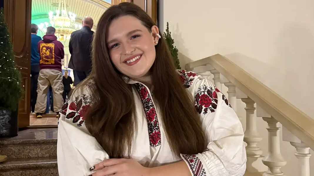 «Ти ніби вишиваєш собі життя»: співачка iSKra розповіла про 110-річну вишиванку прабабусі, яку родина передає через покоління MODISTA MODISTA - «Ти ніби вишиваєш собі життя»: співачка iSKra розповіла про 110-річну вишиванку прабабусі, яку родина передає через покоління